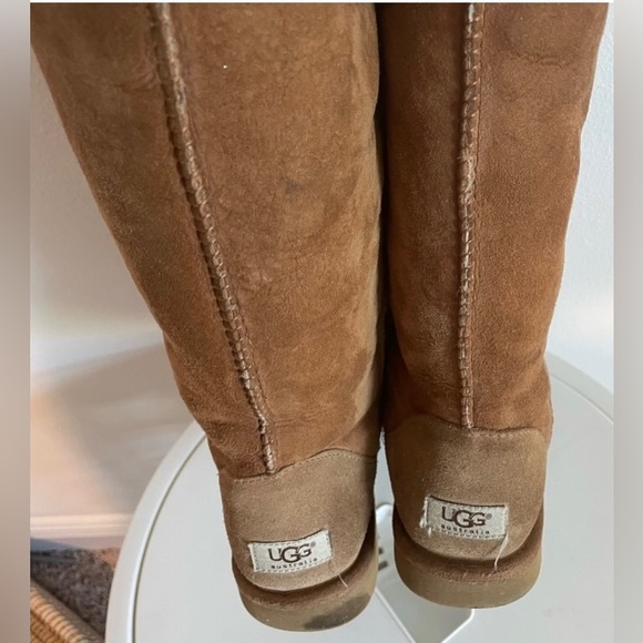 UGG Classic Tall II Boots - Picture 4 of 9